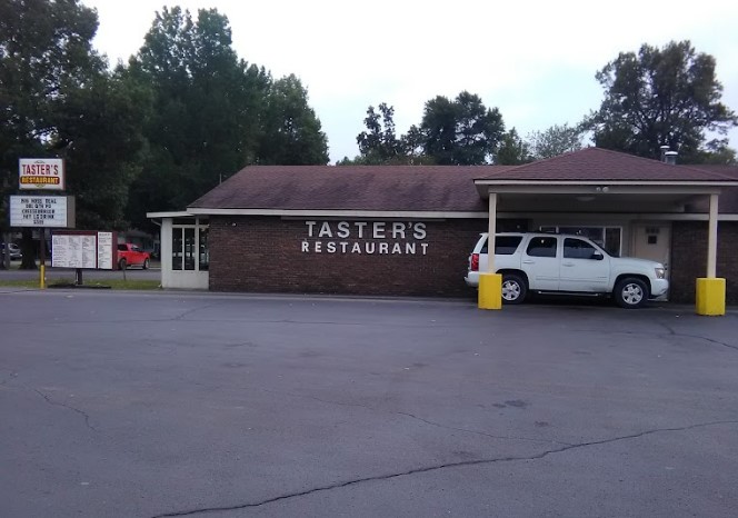 Taster's Restaurant - East Prairie